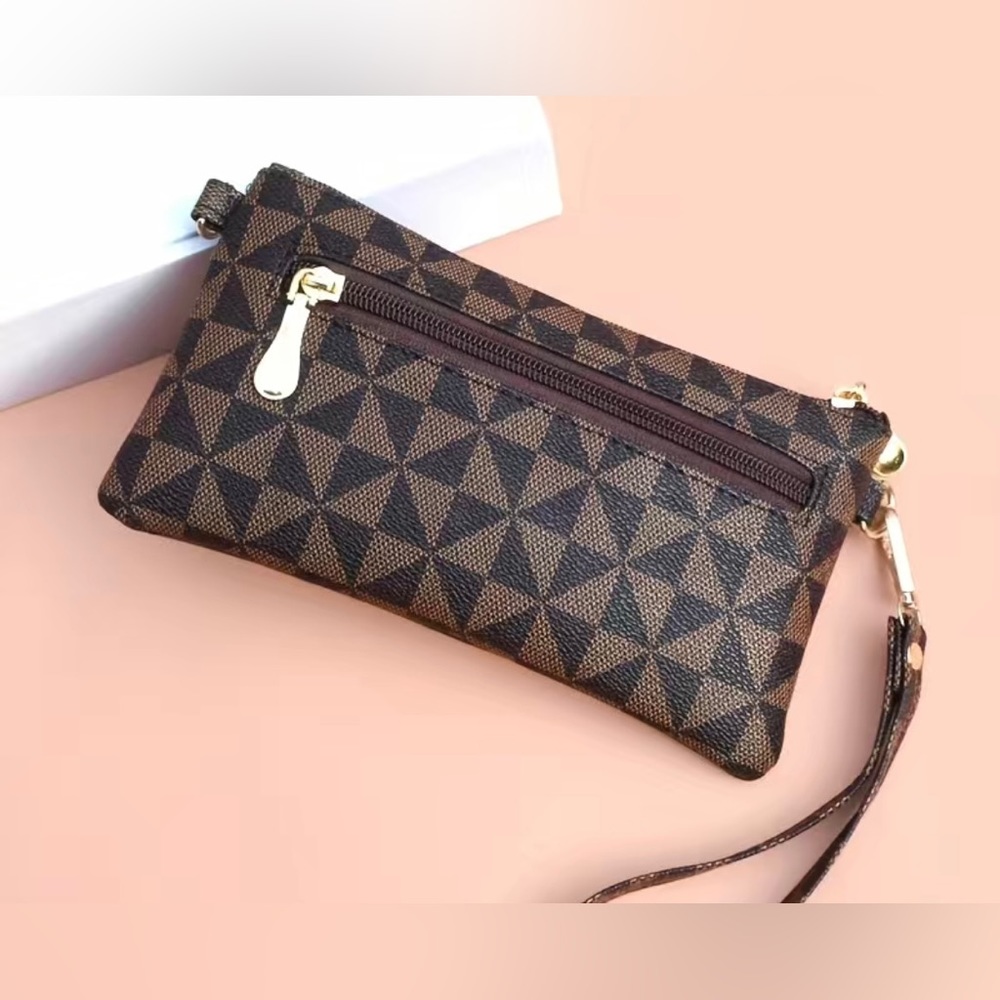 Brand New Geometric Print Clutch Wallet - Picture 2 of 6